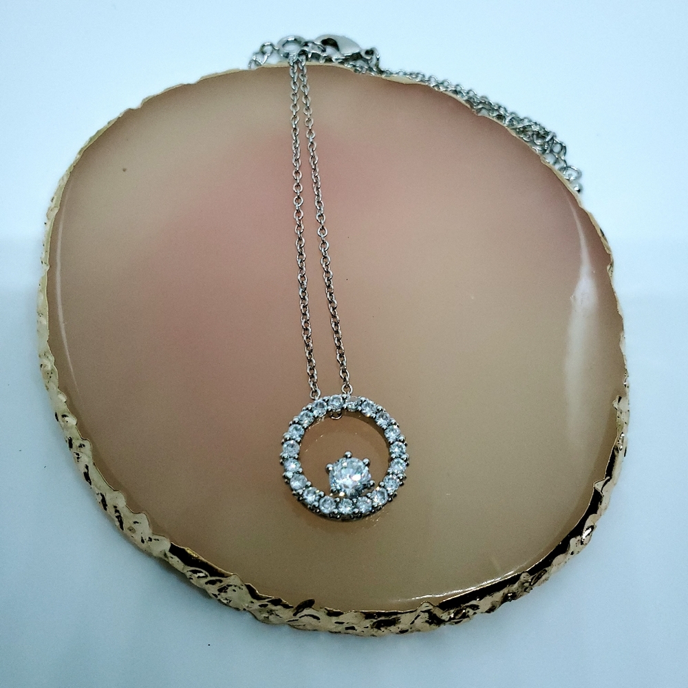 Avon CZ Circle Pendant Necklace